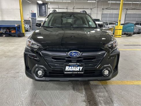 Certified 2025 Subaru Outback Premium image 3