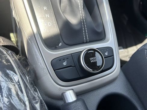 New 2026 Hyundai Venue SEL FWD image 28