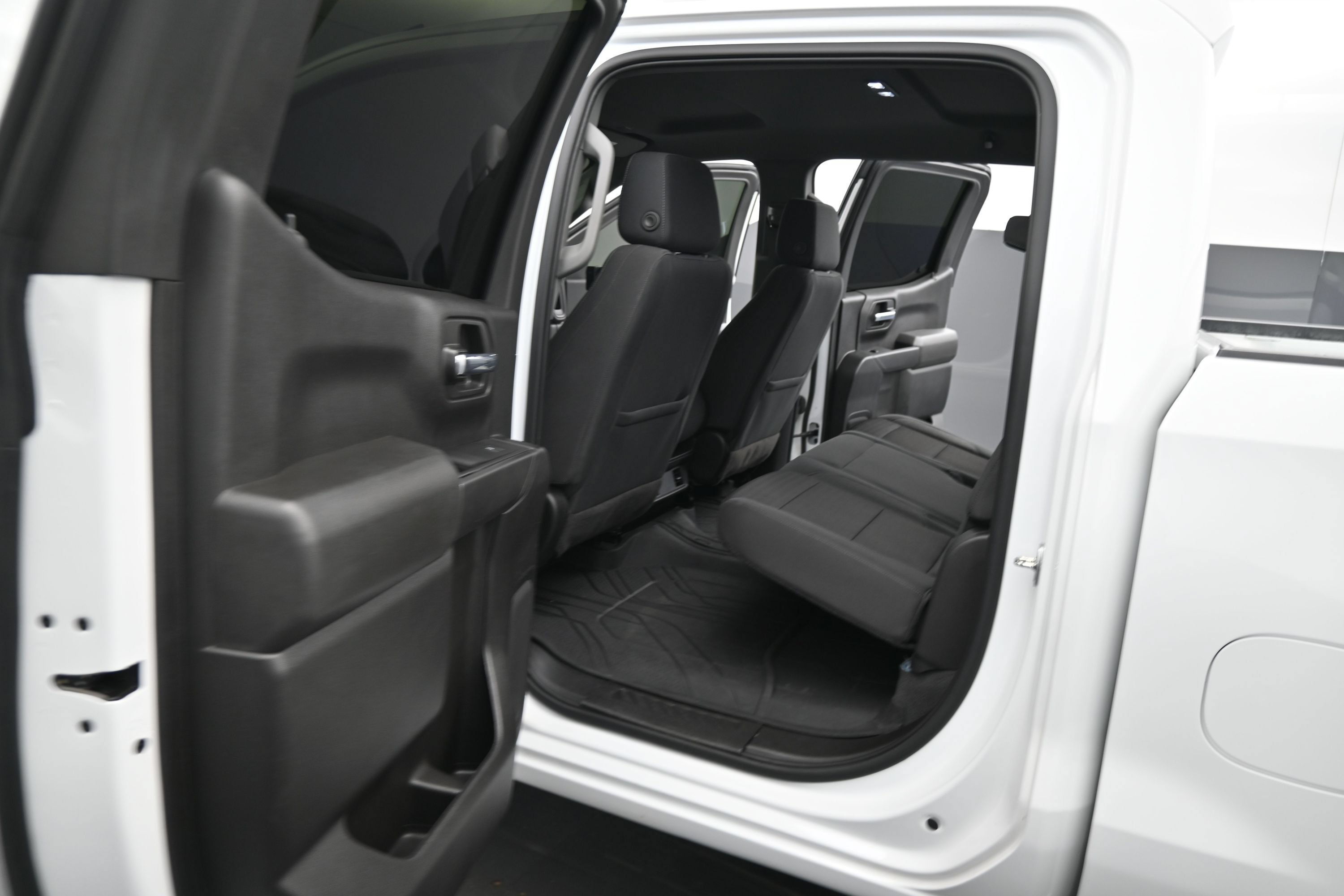 Used 2022 Chevrolet Silverado 1500 Custom Trail Boss w/ LPO, Dark Essentials Package AWD/4WD image 19
