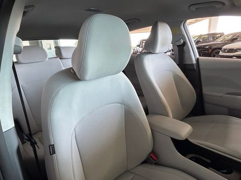 Used 2024 Hyundai Kona SE image 34