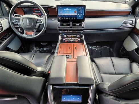 Used 2022 Lincoln Navigator L Reserve image 13