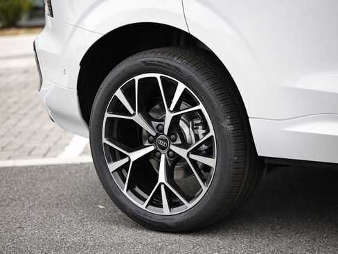 New 2026 Audi Q3 quattro 2.0T AWD/4WD image 6
