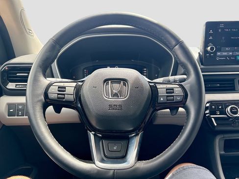 Used 2024 Honda Pilot Elite image 11
