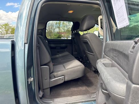 Used 2011 Chevrolet Silverado 3500 LT w/ Interior Plus Package AWD/4WD image 13
