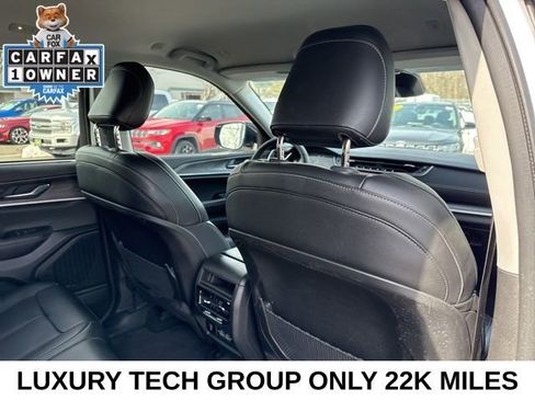 Used 2023 Jeep Grand Cherokee Limited w/ Luxury Tech Group II image 24