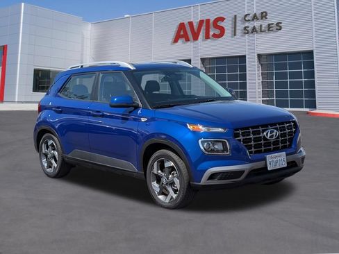 Used 2025 Hyundai Venue SEL FWD image 3