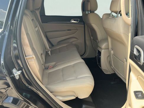 Used 2022 Jeep Grand Cherokee Laredo E w/ Security & Convenience Group AWD/4WD image 17