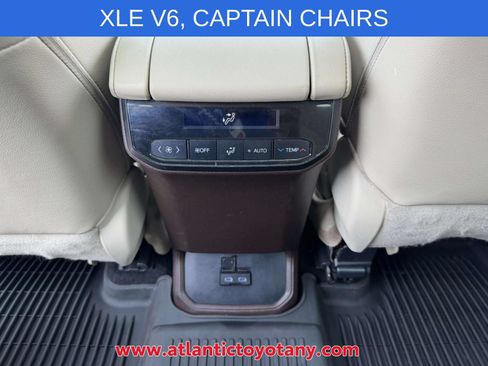 Used 2022 Toyota Highlander XLE AWD/4WD image 27
