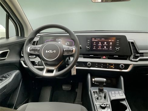 Used 2024 Kia Sportage LX image 14
