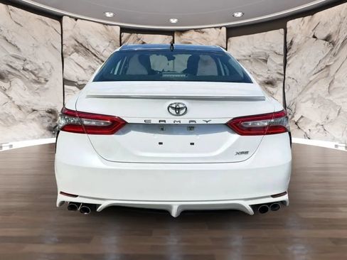 Used 2019 Toyota Camry XSE FWD image 8