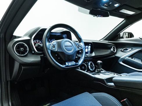 Used 2017 Chevrolet Camaro SS RWD image 21