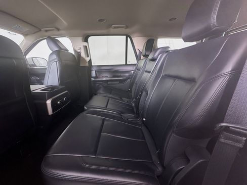 Used 2024 Ford Expedition XLT image 28