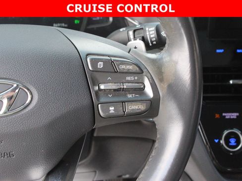 Used 2022 Hyundai Ioniq Limited FWD image 18