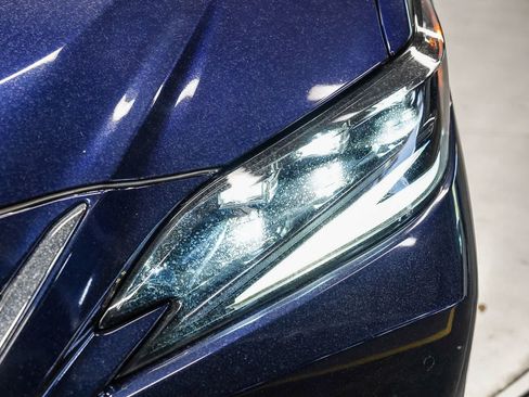 Used 2025 Lexus ES 300h w/ Accessory Package (Z2) FWD image 7