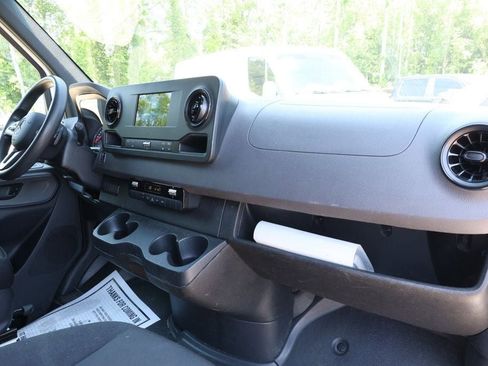 Used 2023 Mercedes-Benz Sprinter 1500 image 26