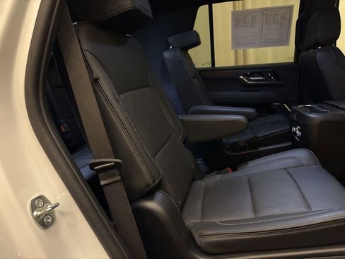 Used 2025 GMC Yukon Denali image 22
