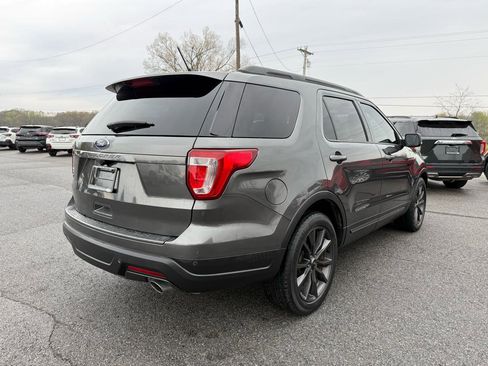 Used 2018 Ford Explorer XLT w/ Equipment Group 202A image 6