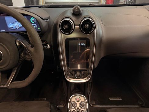 Used 2018 McLaren 570S Spider RWD image 20