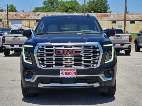 New 2026 GMC Yukon Denali w/ Denali Reserve Package AWD/4WD image 2