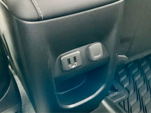 Used 2019 Chevrolet Colorado LT w/ LT Convenience Package image 54