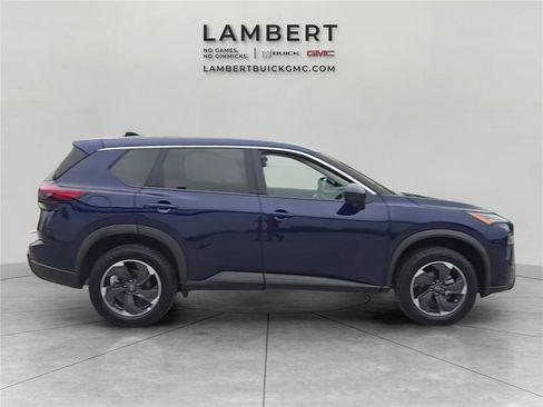 Used 2025 Nissan Rogue SV FWD image 6