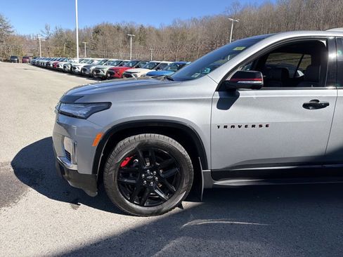 Used 2023 Chevrolet Traverse Premier w/ Redline Edition image 9