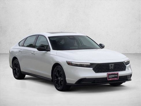 Used 2025 Honda Accord SE image 3