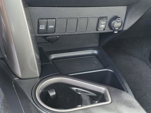 Used 2018 Toyota RAV4 XLE image 22