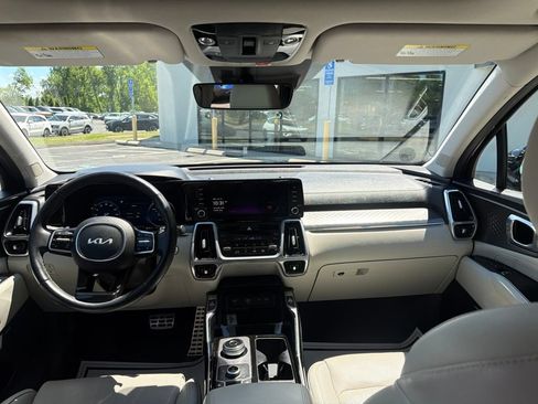 Certified 2023 Kia Sorento SX Prestige AWD/4WD image 24