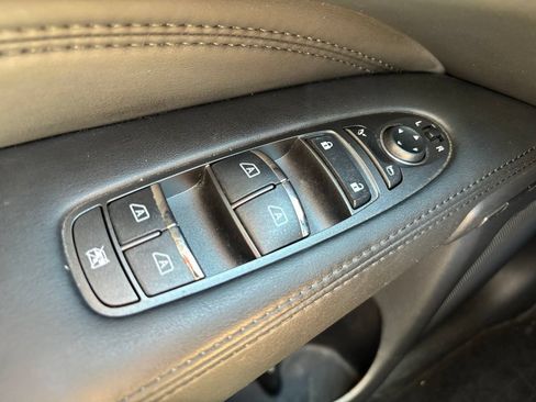 Used 2013 INFINITI JX35 AWD w/ Premium Pkg image 30