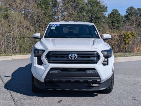 Used 2024 Toyota Tacoma SR5 image 2