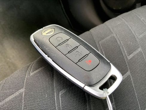 Used 2023 Nissan Kicks SR FWD image 15