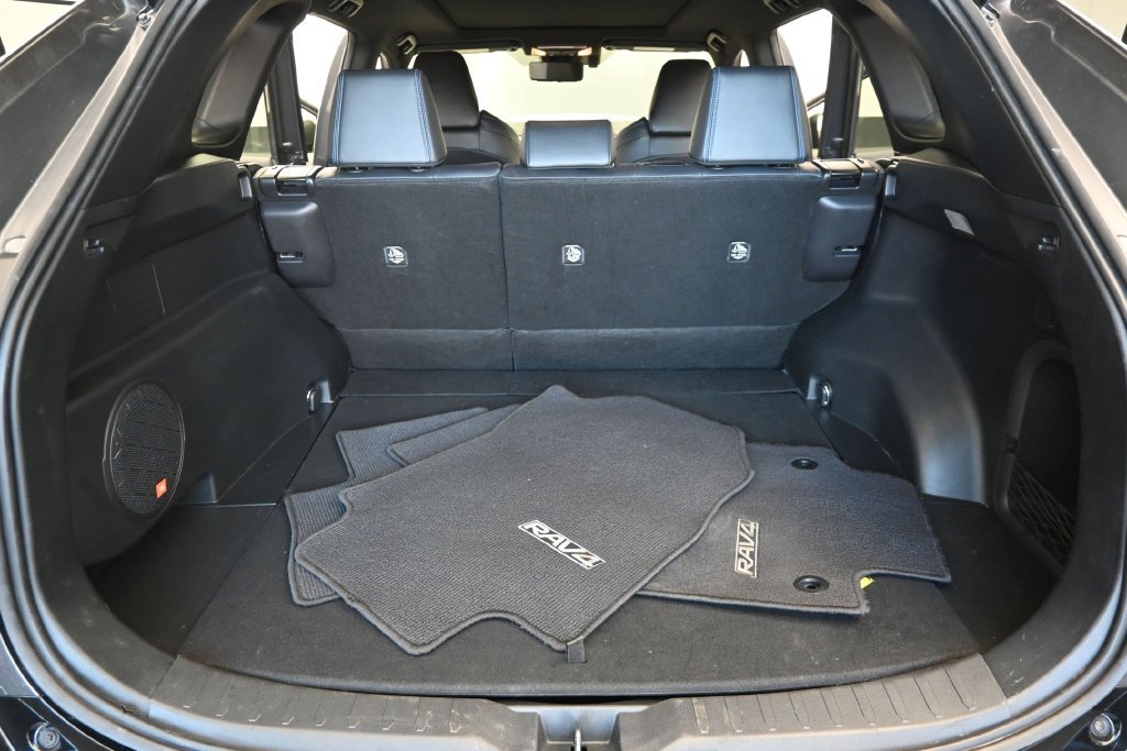 Used 2019 Toyota RAV4 XSE AWD/4WD image 11