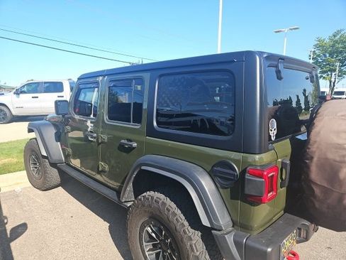 Used 2024 Jeep Wrangler Unlimited Rubicon w/ XTREMEE 35" Tire Package AWD/4WD image 4