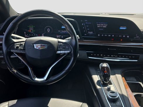 Used 2023 Cadillac Escalade ESV Luxury image 13
