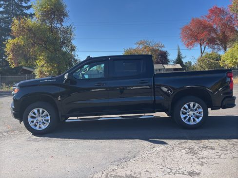 Used 2024 Chevrolet Silverado 1500 Custom image 6