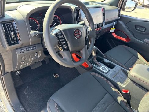 New 2026 Nissan Frontier PRO-4X w/ Pro-4x Convenience Package image 15