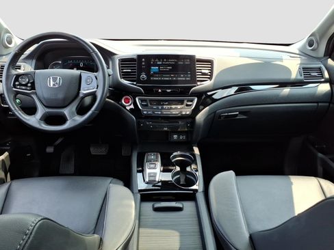 Used 2021 Honda Pilot Touring image 11