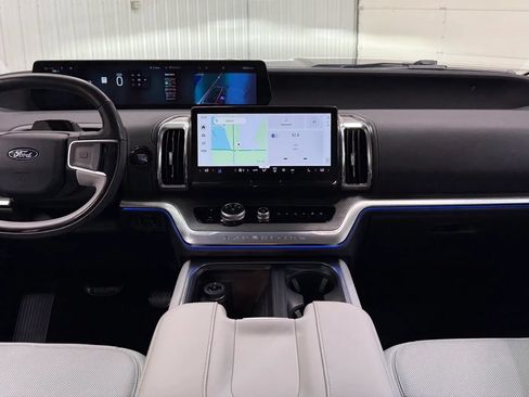 Used 2025 Ford Expedition Max Platinum AWD/4WD image 13
