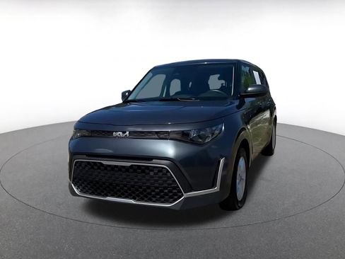 Used 2025 Kia Soul LX w/ LX Technology Package FWD image 7