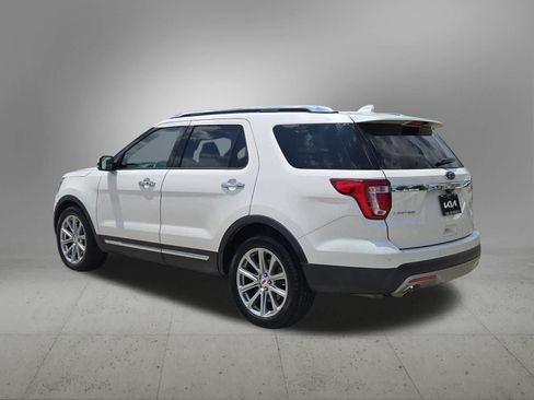 Used 2017 Ford Explorer Limited FWD image 4