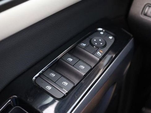 Certified 2025 Nissan Pathfinder SL w/ SL Premium Package FWD image 22