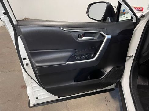 Used 2025 Toyota RAV4 XLE FWD image 24
