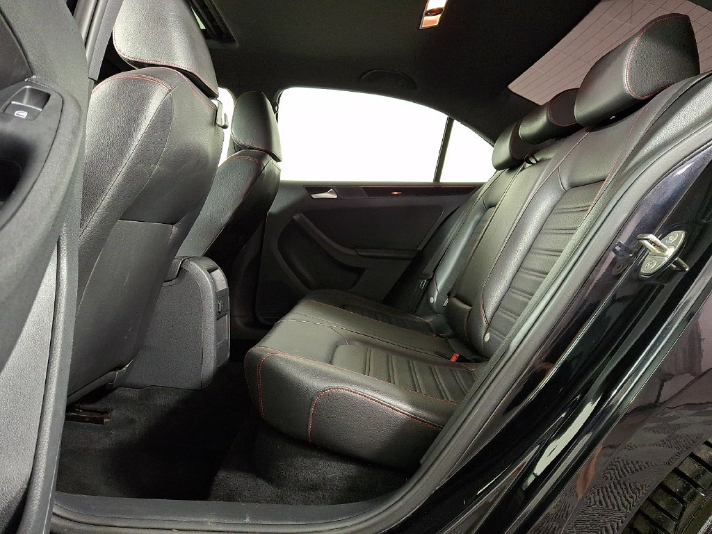 Used 2017 Volkswagen Jetta GLI FWD image 13