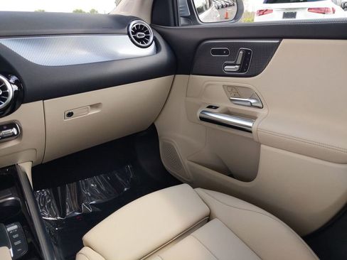 Certified 2021 Mercedes-Benz GLA 250 4MATIC image 14