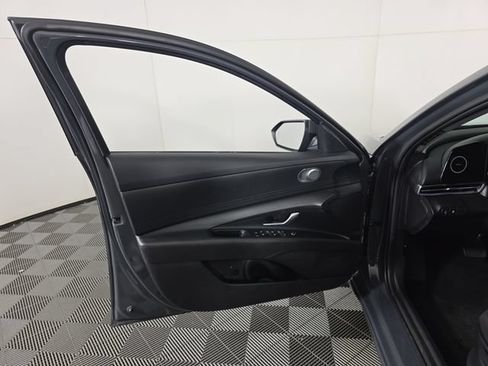 Used 2024 Hyundai Elantra SEL FWD image 19