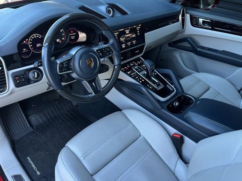 Certified 2021 Porsche Cayenne Coupe image 4