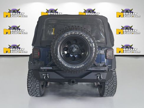 Used 2013 Jeep Wrangler Sport w/ Connectivity Group AWD/4WD image 6