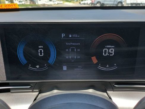 Used 2025 Hyundai Kona SEL FWD image 25