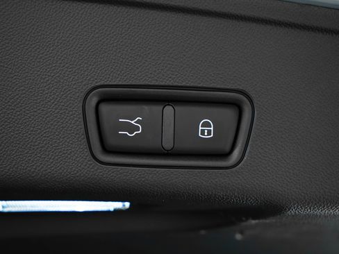 Used 2025 Maserati Grecale Modena image 32